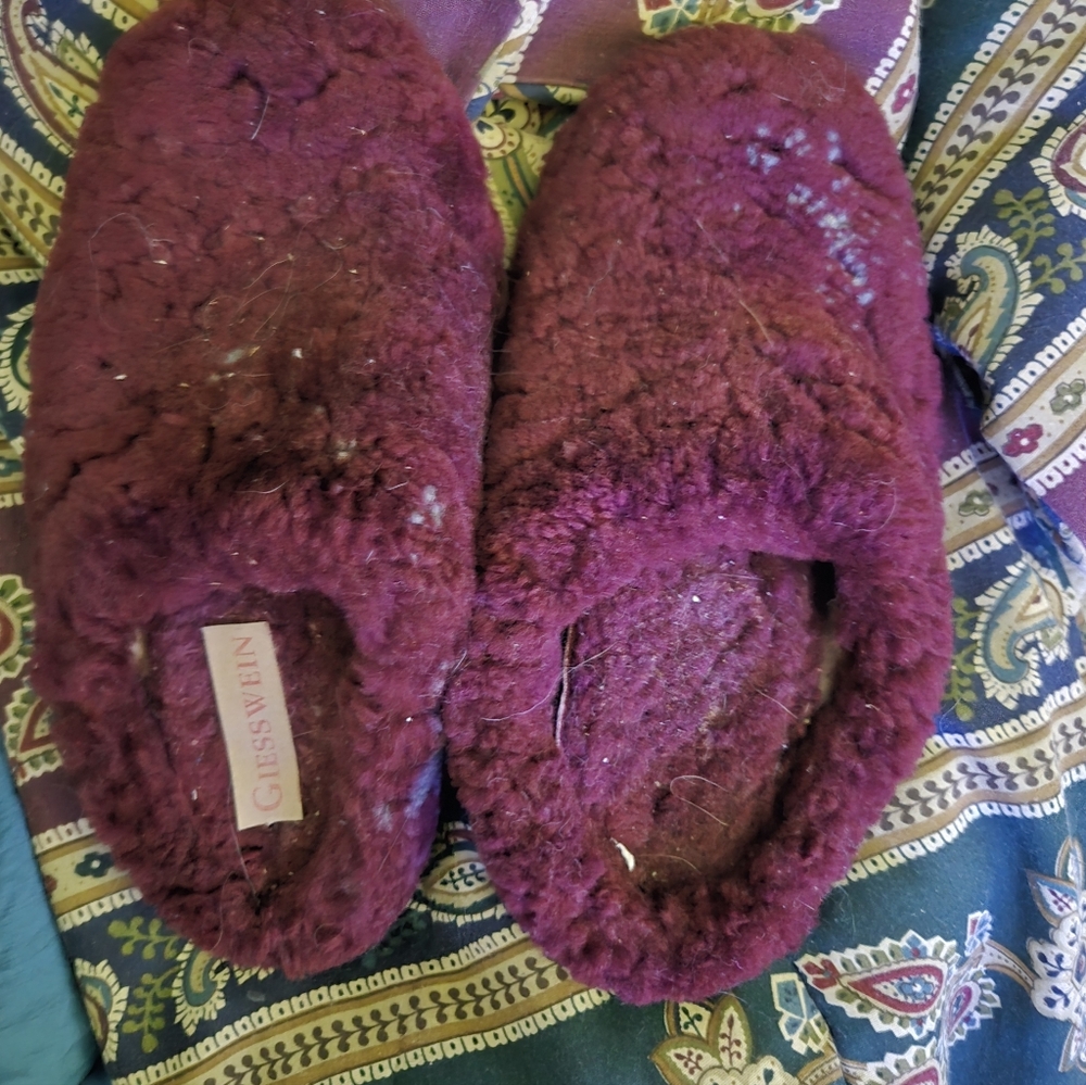 Multi Color Slippers Size Large - Picture 8 of 16